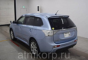 Кроссовер гибрид 3 поколение рестайлинг MITSUBISHI OUTLANDER PHEV гв 2014 4WD пробег 89 т.км светло- Москва