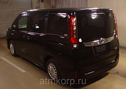 Автомобиль минивэн гибрид TOYOTA NOAH Москва