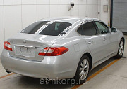 Седан NISSAN FUGA цвет блестящее серебро Москва