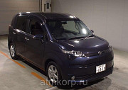 Минивэн TOYOTA SPADE цвет темно фиолетовый Москва