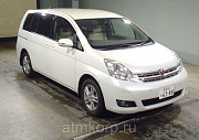 Автомобиль минивэн TOYOTA ISIS Москва