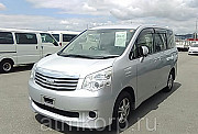 Минивэн TOYOTA NOAH цвет    бронза Москва