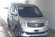 Минивэн TOYOTA NOAH год выпуска  2013 Москва