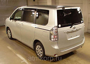 Минивэн TOYOTA VOXY год выпуска  2012 Москва