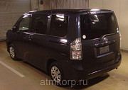 Минивэн TOYOTA VOXY цвет пурпурный Москва