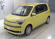 Минивэн TOYOTA SPADE цвет желтый Москва