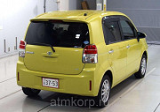 Минивэн TOYOTA SPADE цвет желтый Москва