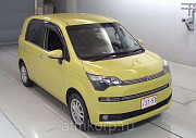 Минивэн TOYOTA SPADE цвет желтый Москва