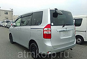 Автомобиль минивэн TOYOTA NOAH цвет  бронза Москва