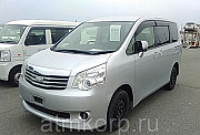 Автомобиль минивэн TOYOTA NOAH цвет  бронза Москва