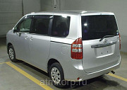 Минивэн TOYOTA NOAH год выпуска  2014 Москва