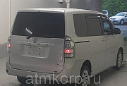 Минивэн TOYOTA VOXY полный привод 4 wd Москва