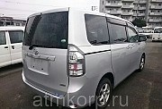 Минивэн TOYOTA VOXY цвет бронза Москва