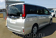 Минивэн TOYOTA NOAH 7 мест цвет  бронза Москва
