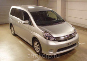 Минивэн TOYOTA ISIS 7 мест г в 2014 полный привод 4 wd Москва