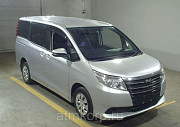 Минивэн TOYOTA NOAH 7 мест г в  2014 полный привод 4 wd Москва
