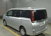 Минивэн TOYOTA NOAH 7 мест г в  2014 полный привод 4 wd Москва