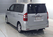 Минивэн TOYOTA NOAH полный привод 4 wd  7 мест пробег 76  тыс км Москва