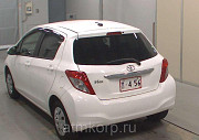 Хэтчбек TOYOTA VITZ цвет белый Москва