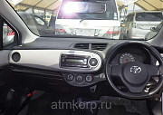Хэтчбек TOYOTA VITZ цвет белый Москва