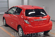 Хэтчбек TOYOTA VITZ цвет красный Москва