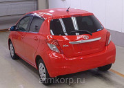 Хэтчбек TOYOTA VITZ цвет супер красный Москва