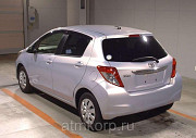Хэтчбек TOYOTA VITZ год выпуска  2012 цвет пурпурный Москва