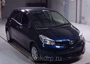 Хэтчбек TOYOTA VITZ пробег 19 тыс км цвет темно-синий Москва