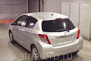 Хэтчбек TOYOTA VITZ год выпуска  2012 цвет  серебристый Москва